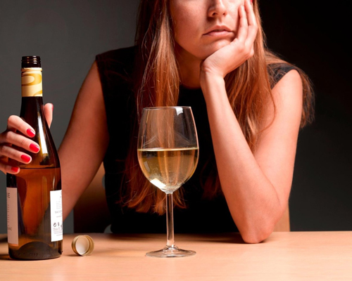 Анонимное лечение женского алкоголизма в Ливнах